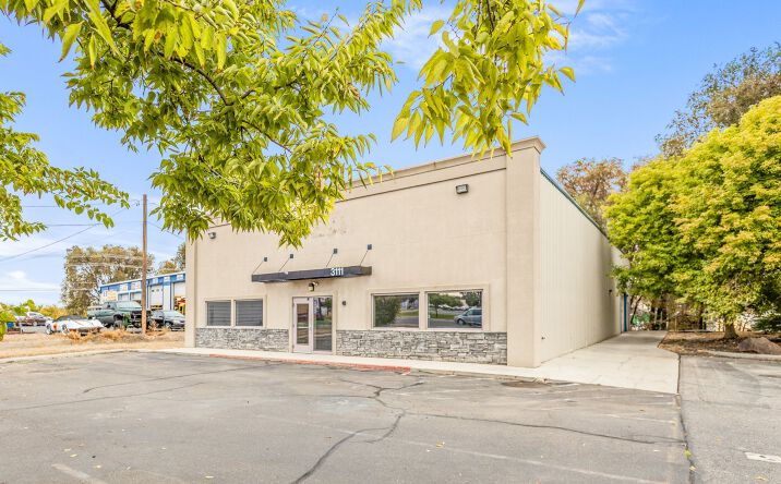 Pictures of Retail, Industrial property located at 3111 Cleveland Blvd, Caldwell, ID 83605 for comps - image #1