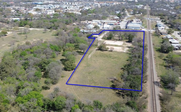 Pictures of Land property located at 415 N Hickory Ave, New Braunfels, TX 78130 for sales - image #1