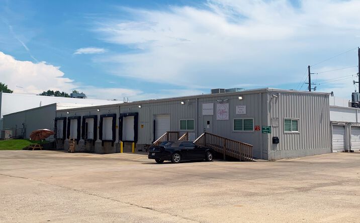 Pictures of Industrial property located at 142 Knobcrest Dr, Houston, TX 77060 for sales - image #1