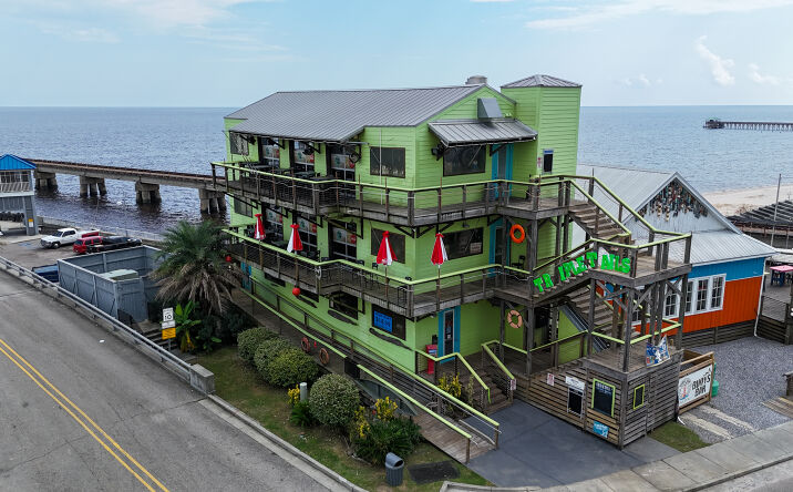 Pictures of Retail property located at 113 S Beach Blvd, Bay St. Louis, MS 39520 for sales - image #1
