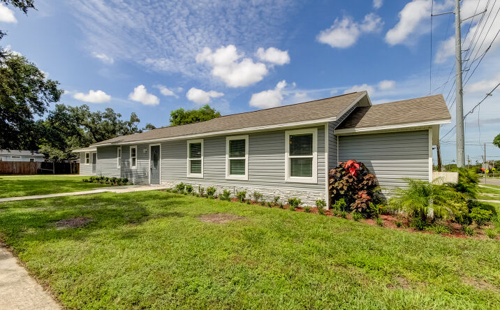 Pictures of Mixed Use property located at 911 8th Ave SW, Largo, FL 33770 for sales - image #1
