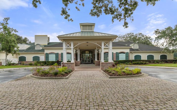 Pictures of Hospitality, Mixed Use, Special Purpose property located at 4550 Golf Club Ln, Spring Hill, FL 34609 for sales - image #1