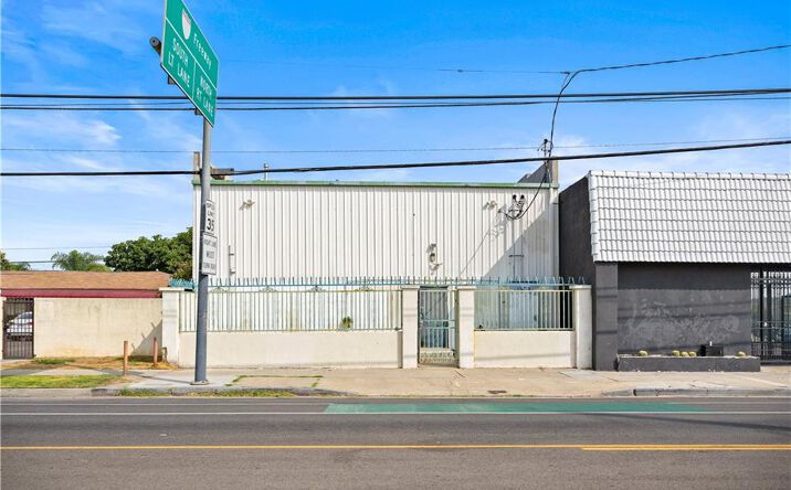 Pictures of Industrial property located at 1307 W Anaheim St, Los Angeles, CA 90744 for sales - image #1