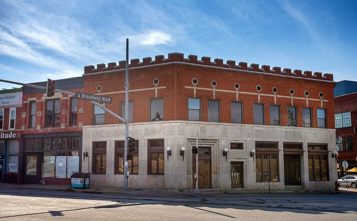 Pictures of Office property located at 2045 Broadway Blvd, Kansas City, MO 64108 for sales - image #1