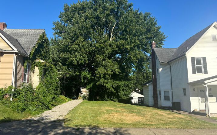 Pictures of Land property located at 419 N 8th Street, Cambridge, OH 43725 for sales - image #1