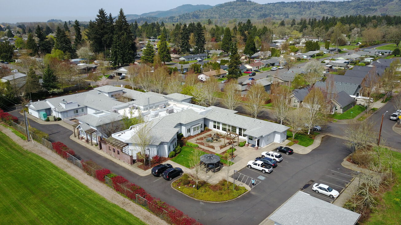 Pictures of Senior Living property located at 6135 E St, Springfield, OR 97478 for sales - image #1