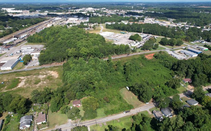Pictures of Land property located at 945 California Ave, Spartanburg, SC 29303 for sales - image #1