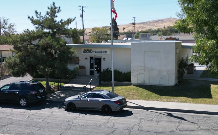 Pictures of Office property located at 165 Center St, Taft, CA 93268 for sales - image #1