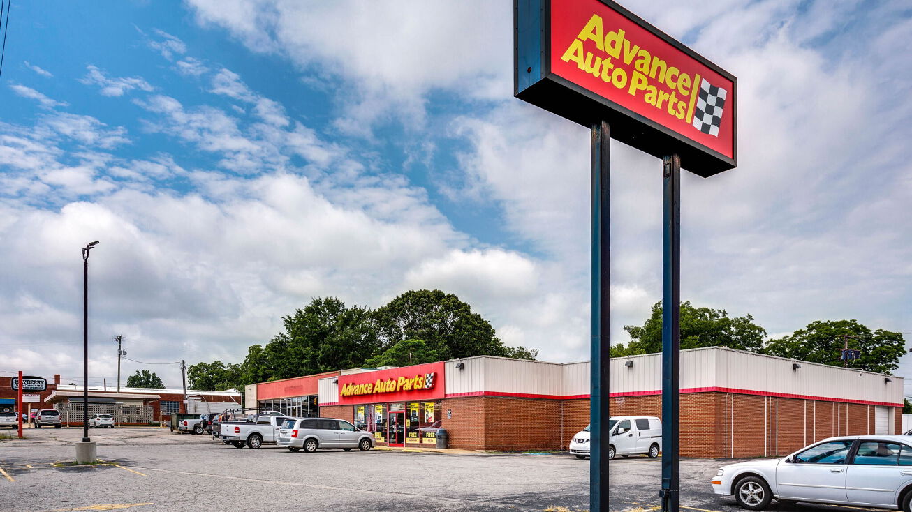 664 S Scales St, Reidsville, NC 27320