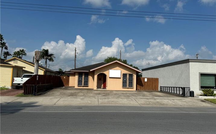 Pictures of Land property located at 128 W Jefferson Street, Brownsville, TX 78520 for sales - image #1