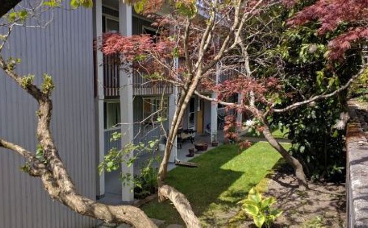 Pictures of Multifamily property located at 22707 30th Ave S, Des Moines, WA 98198 for sales - image #1