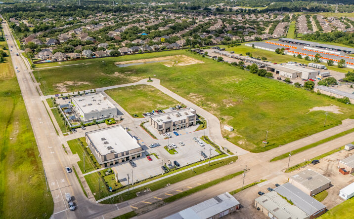 Pictures of Land property located at Grand Oak Blvd, League City, TX 77573 for sales - image #1
