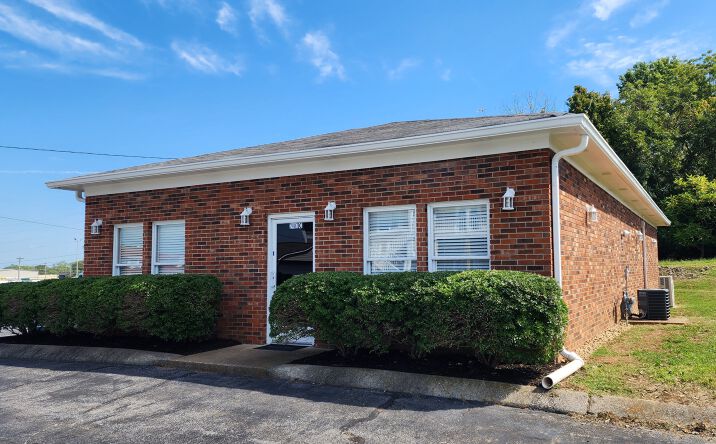 Pictures of Mixed Use, Office, Retail property located at 2407C Pulaski Hwy, Columbia, TN 38401 for sales - image #1