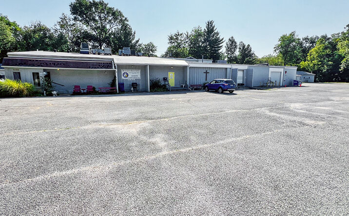 Pictures of Industrial, Office property located at 1405 Walnut St, Highland, IL 62249 for sales - image #1