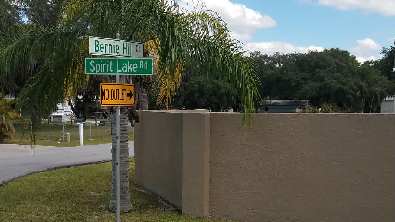 5242 Spirit Lake Rd, Winter Haven, FL 33880