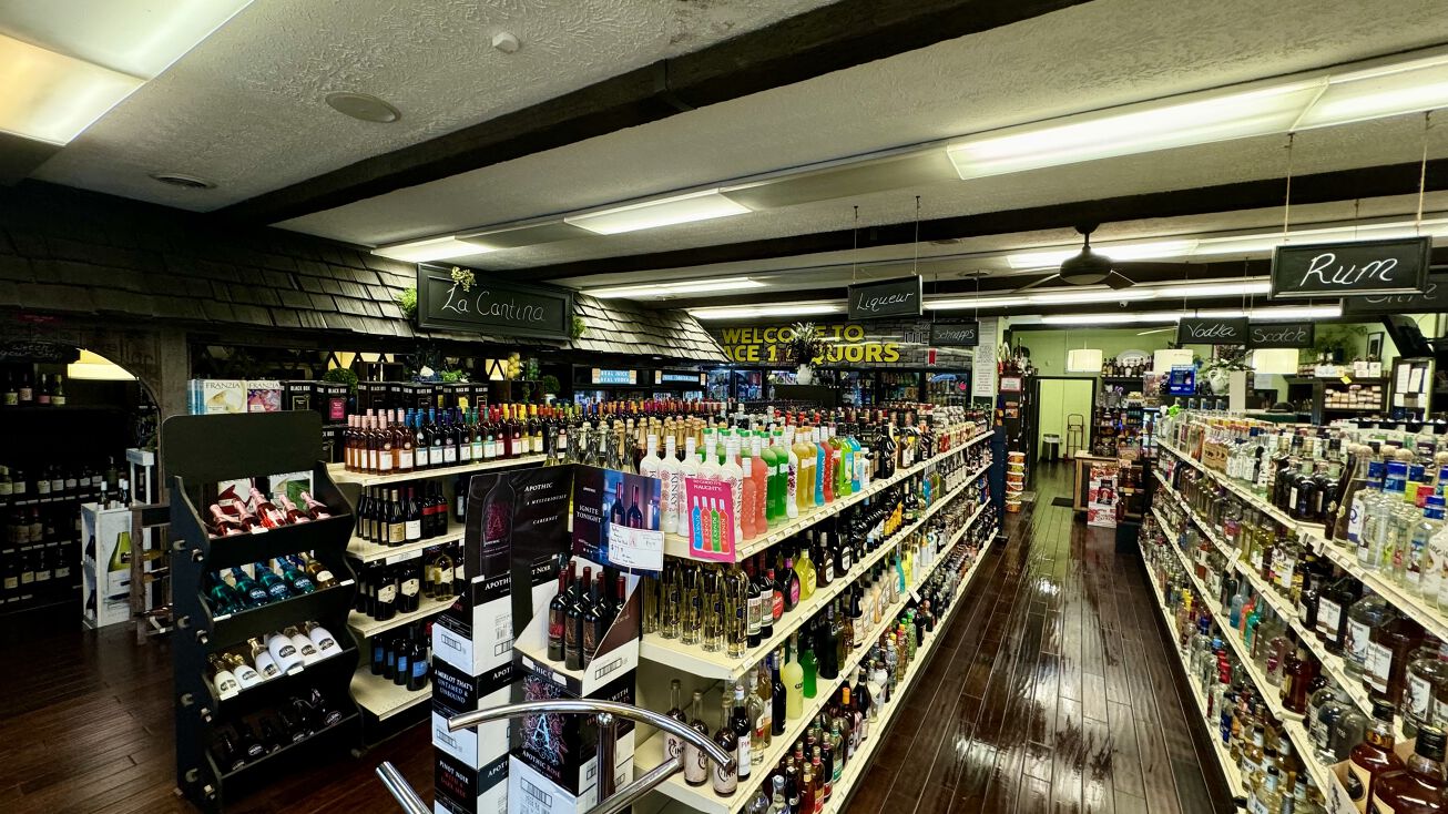 Pictures of Retail property located at 1140 N Main St, Hopkinsville, KY 42240, 1515 E 9th St, Hopkinsville, KY 42240, 6940 Pembroke Rd, Hopkinsville, KY 42240, 2941 Fort Campbell Blvd, Hopkinsville, KY 42240 for sales - image #1