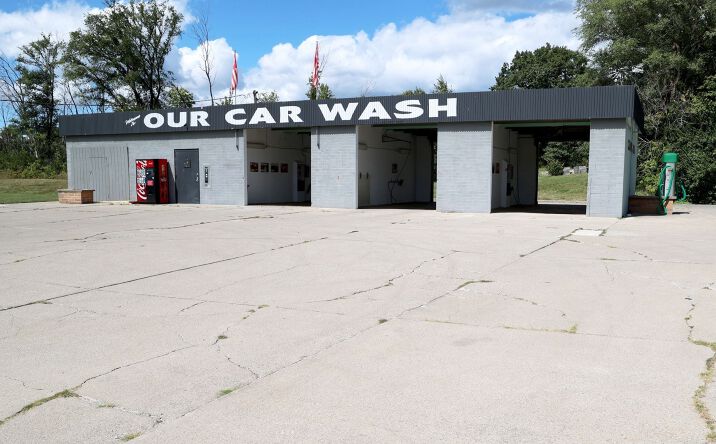 Pictures of Retail property located at 1811 Court Avenue, Chariton, IA 50049 for sales - image #1