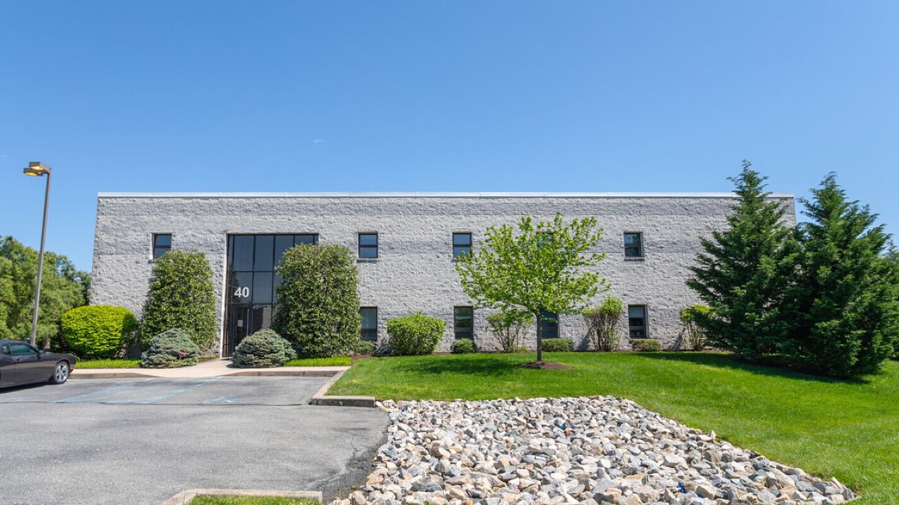 Pictures of Industrial, Office property located at 40 McCullough Dr, New Castle, DE 19720 for sales - image #1