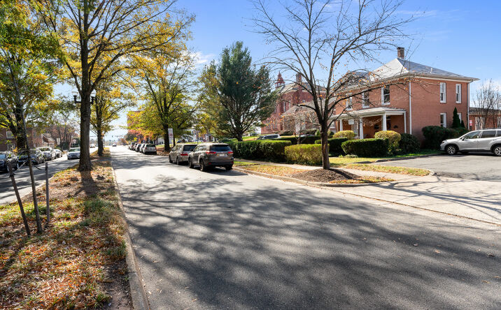 Pictures of Office property located at 9306 Grant Ave, Manassas, VA 20110 for sales - image #1