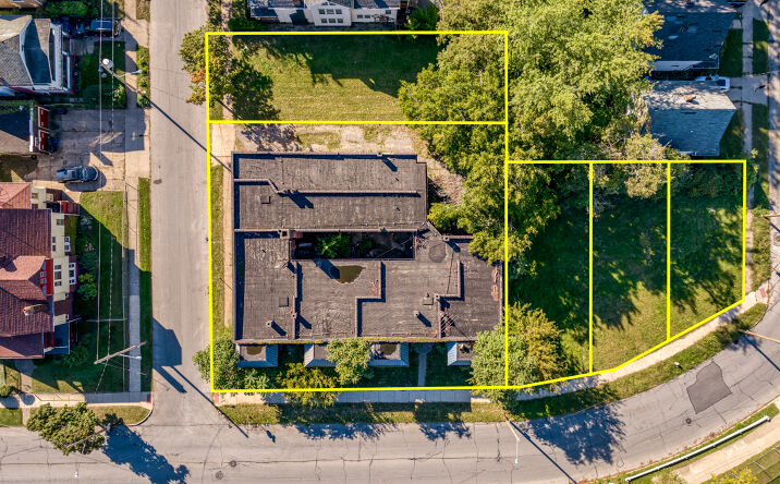 Pictures of Multifamily property located at 884 Parkwood Dr, Cleveland, OH 44108 for sales - image #1
