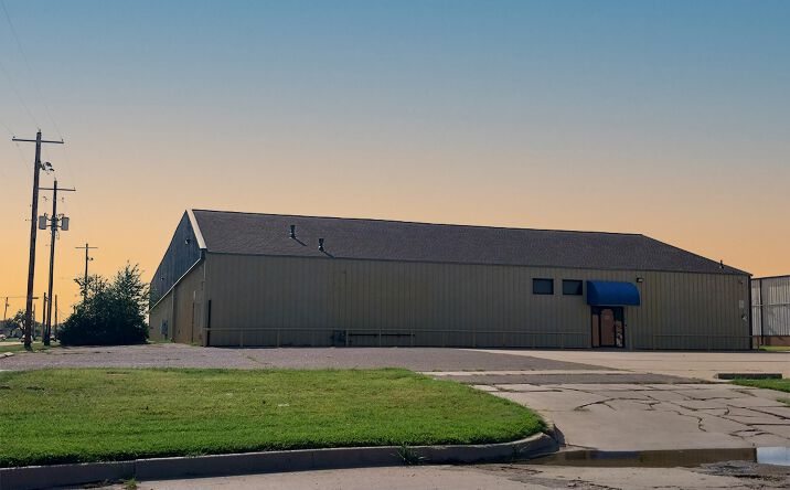 Pictures of Industrial, Office property located at 2710 W Pawnee St, Wichita, KS 67213 for sales - image #1