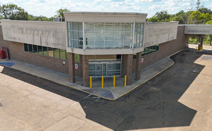 Pictures of Retail property located at 955 N State St, Jackson, MS 39202 for sales - image #1
