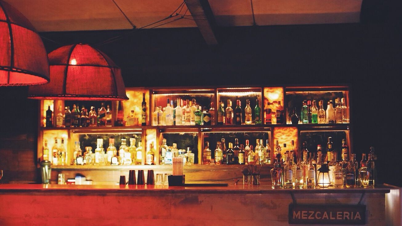 Las Olas Restaurant for Sale 4COP SFS LICENSE IN PLACE, Fort