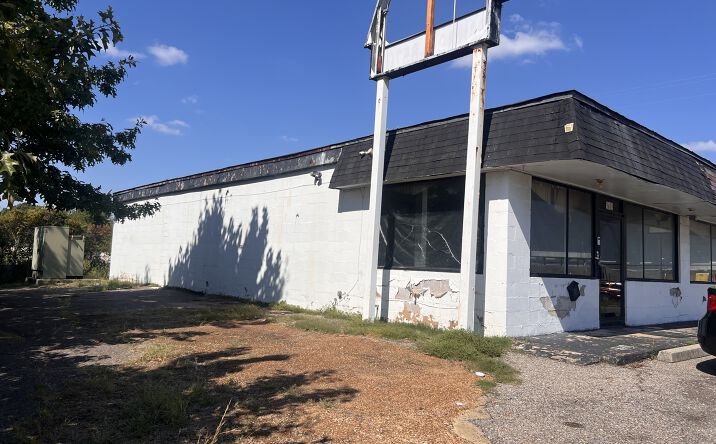 Pictures of Mixed Use, Office, Retail property located at 3459 Windcrest Rd, Memphis, TN 38116 for sales - image #1