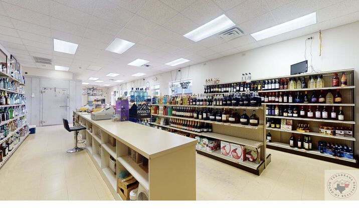 Pictures of Retail property located at 914 N State Line Ave, Texarkana, AR 71854 for sales - image #1