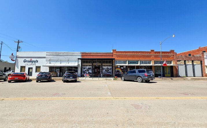 Pictures of Retail property located at 210 Market St, Baird, TX 79504 for sales - image #1