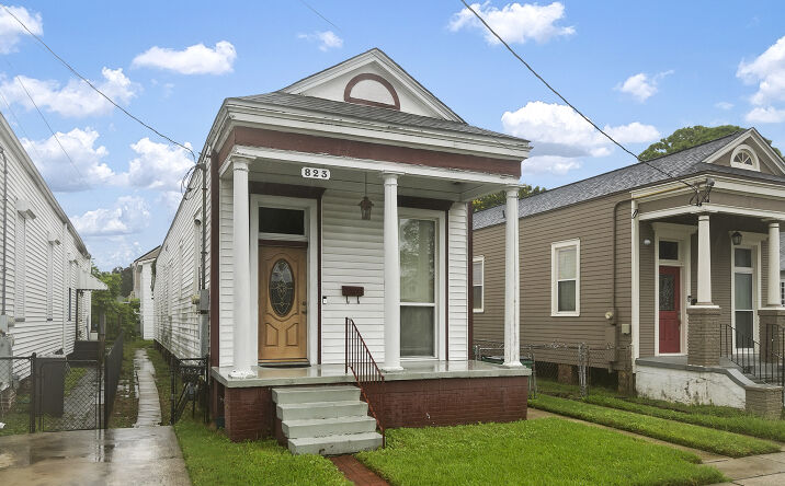 Pictures of Multifamily property located at 823 Monroe St, Gretna, LA 70053 for sales - image #1