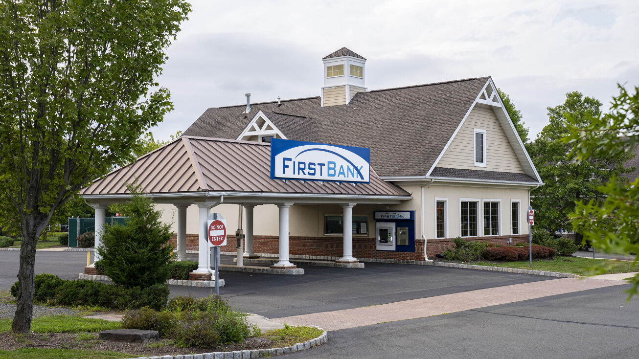 Pictures of Retail property located at 3 Tree Farm Rd, Pennington, NJ 08534 for sales - image #1