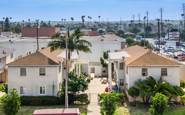 Pictures of Multifamily property located at 12320 Washington Pl, Los Angeles, CA 90066 for sales - image #1