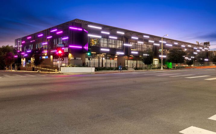 Pictures of Office property located at 19500-19510 Ventura Blvd, Tarzana, CA 91356 for sales - image #1