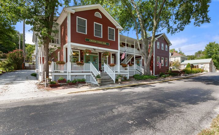 Pictures of Hospitality property located at 15 Mill St, Elsah, IL 62028 for sales - image #1