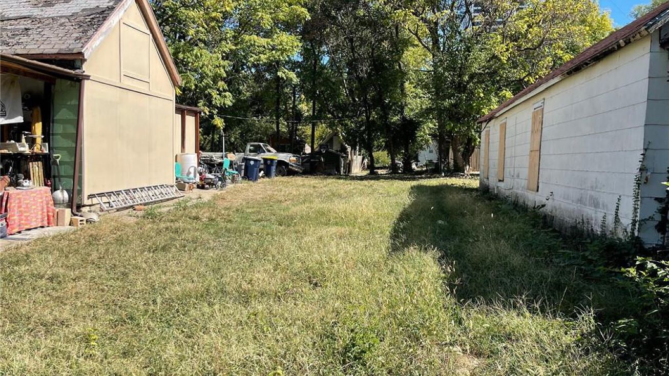 3011 Jarboe Street, Kansas City, MO 64108