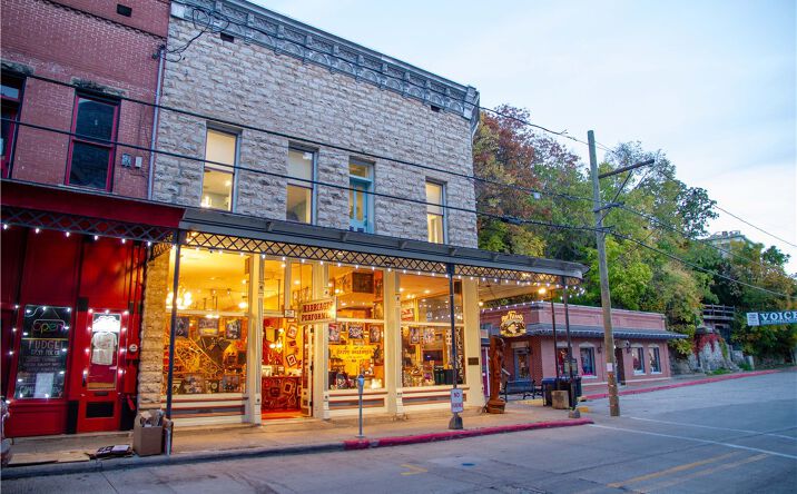 Pictures of Retail, Land property located at 29 S Main Street, Eureka Springs, AR 72632 for sales - image #1