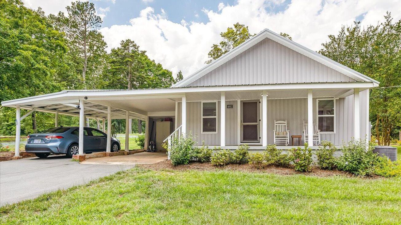 4662 Buckhorn Rd, Sanford, NC 27330