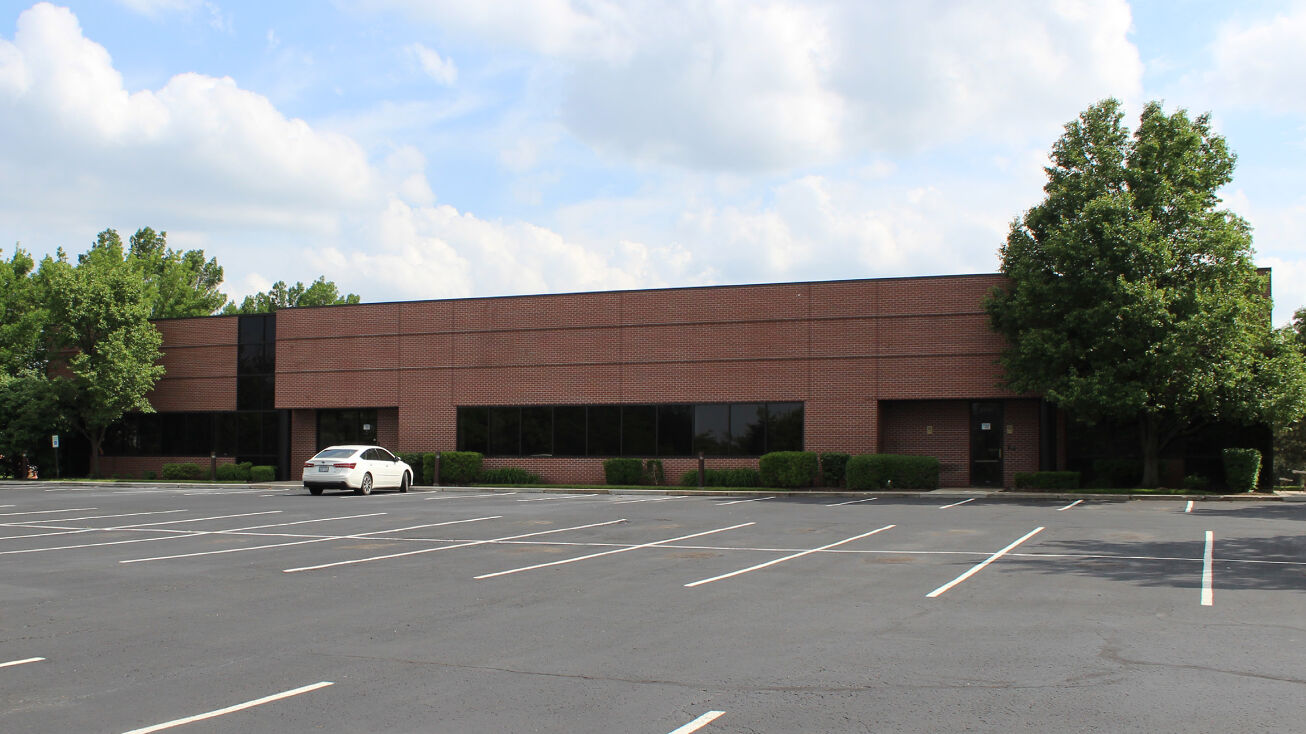 Pictures of Industrial property located at 8040 Bond St, Lenexa, KS 66214 for sales - image #1