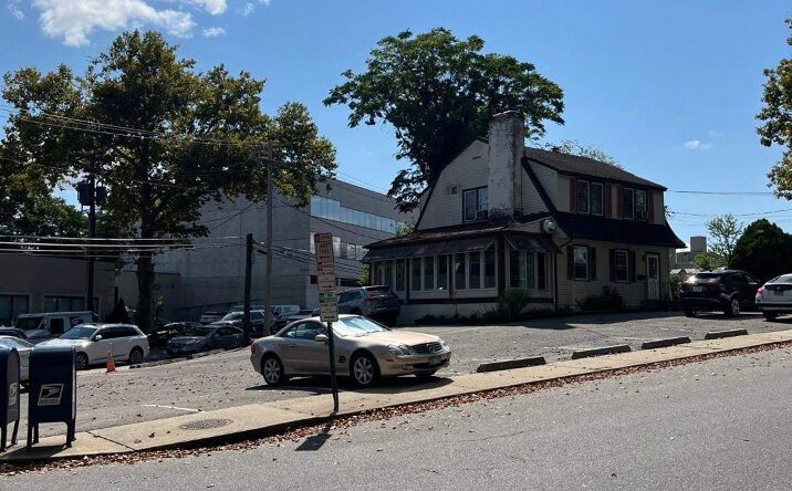 Pictures of Mixed Use, Office, Retail property located at 42 Orchard St, Manhasset, NY 11030 for sales - image #1