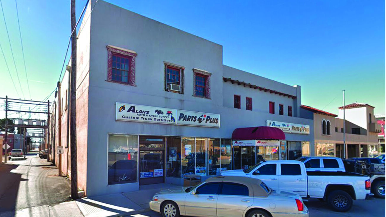 215 W Fox St, Carlsbad, NM 88220