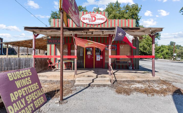 Pictures of Retail property located at 213 N High St, San Saba, TX 76877 for sales - image #1