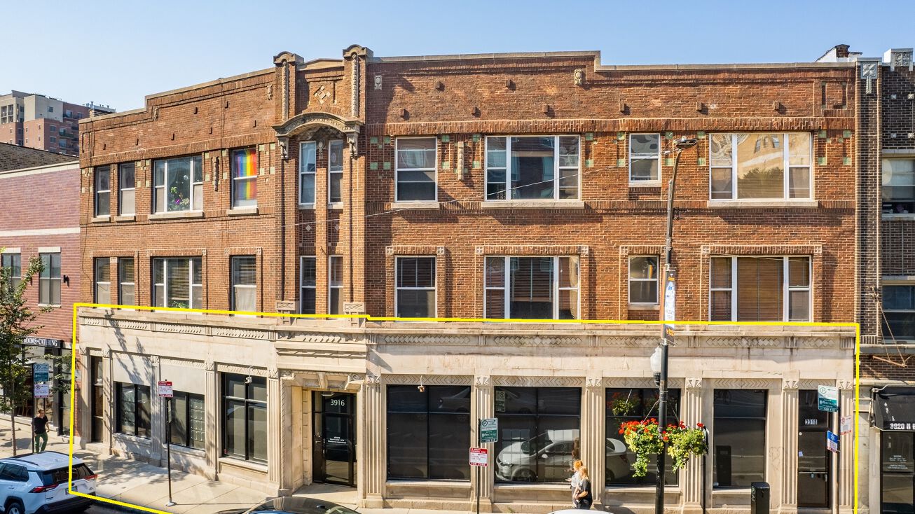 3916 North Broadway, Chicago, IL 60613