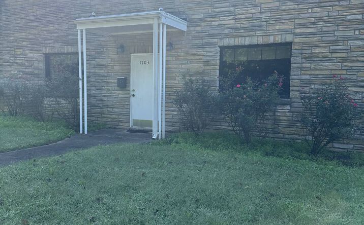 Pictures of Office property located at 1703 Seymour Dr, South Boston, VA 24592 for sales - image #1