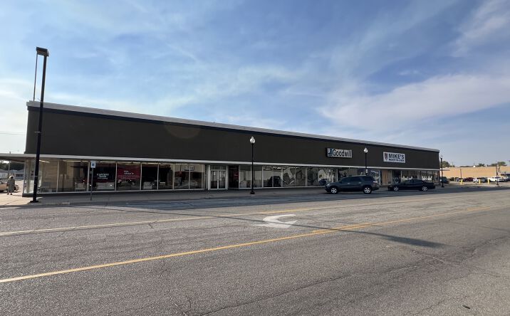 Pictures of Retail property located at 1701 Main St, Great Bend, KS 67530 for sales - image #1