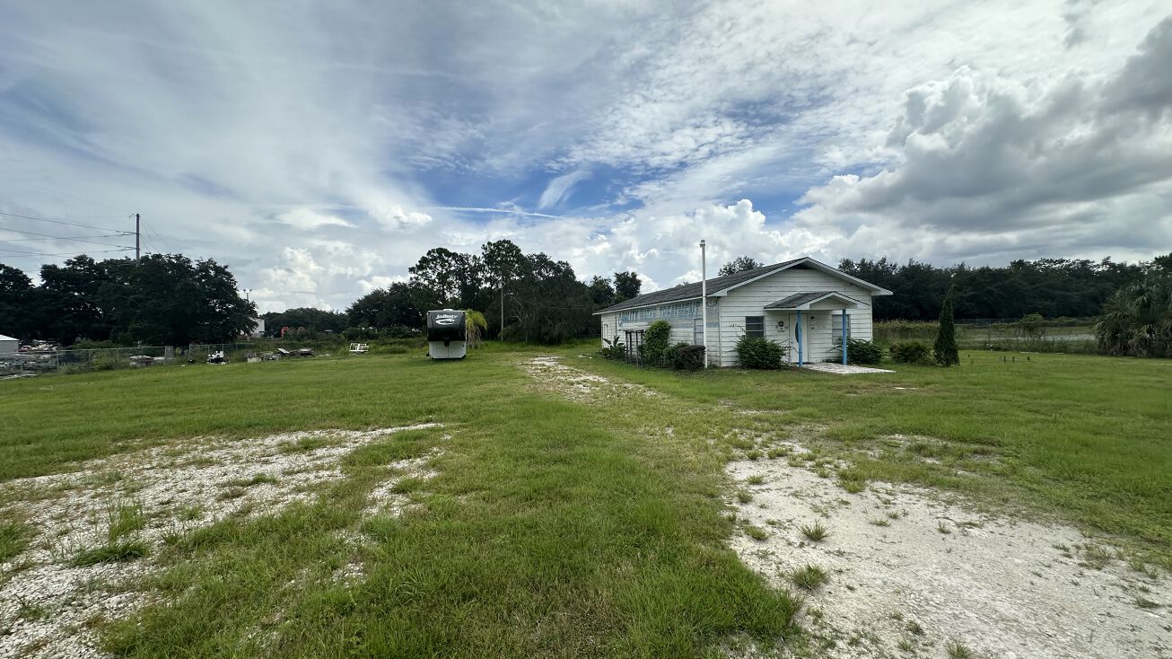 3825 W Main St, Leesburg, FL 34748