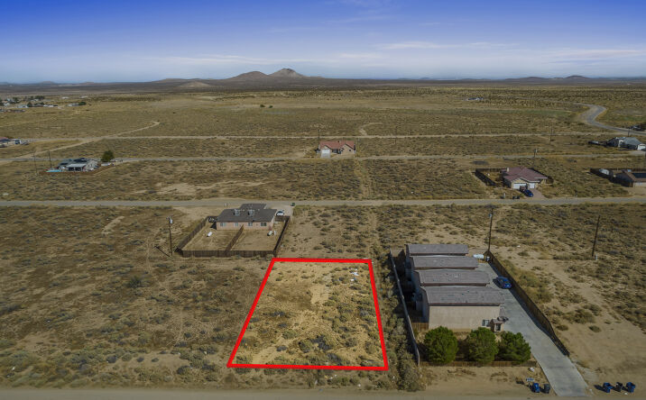 Pictures of Land property located at 19660 98th St, California City, CA 93505 for sales - image #1