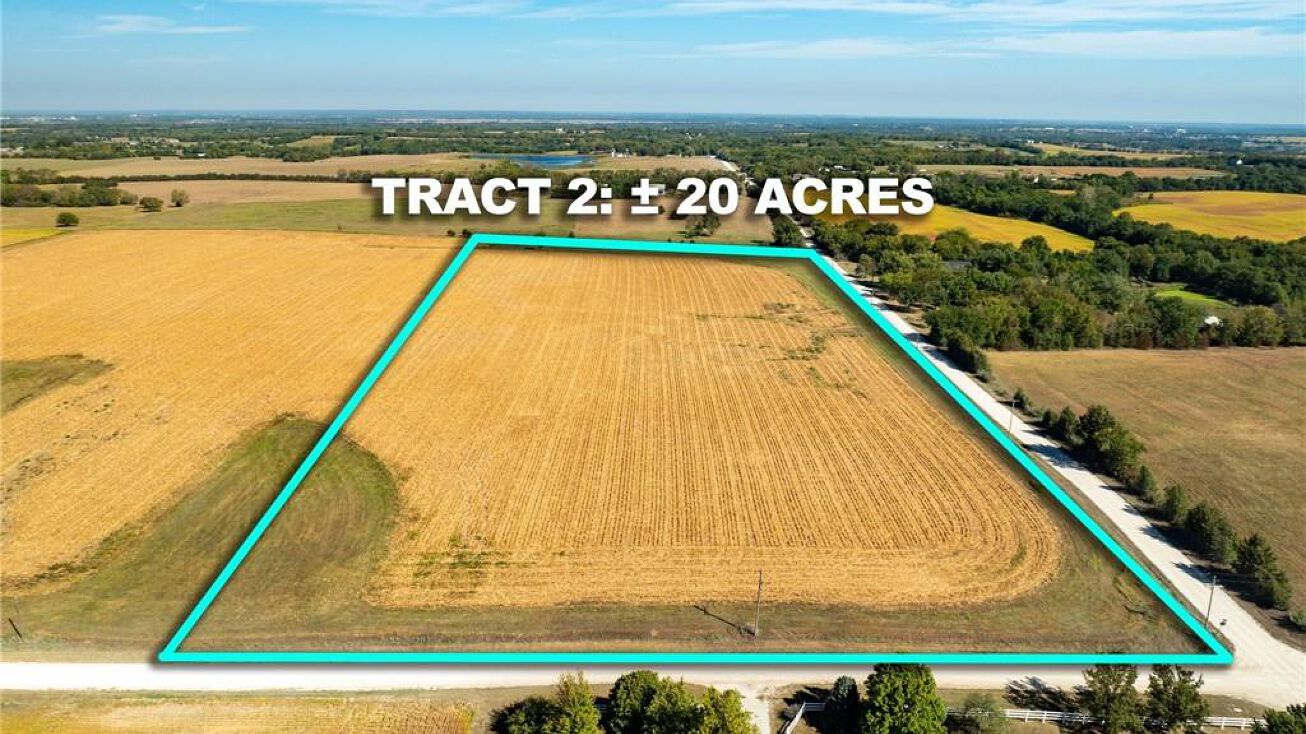 1994 N 900 Road, Eudora, KS 66025