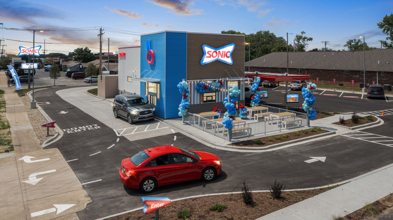 111 W Lincoln Ave, Charleston, IL 61920