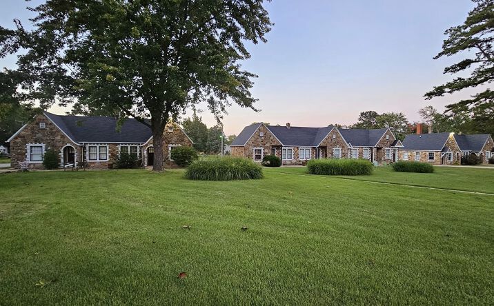 Pictures of Hospitality property located at 901 E Washington Blvd, Cuba, MO 65453 for sales - image #1
